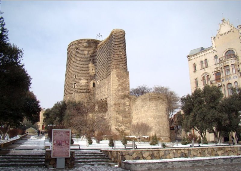 قلعه دختر شهر باکو